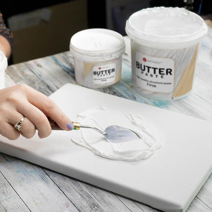 Tehnika nanošenja reljefne paste ARTMIE Butter Fine na platneni panel