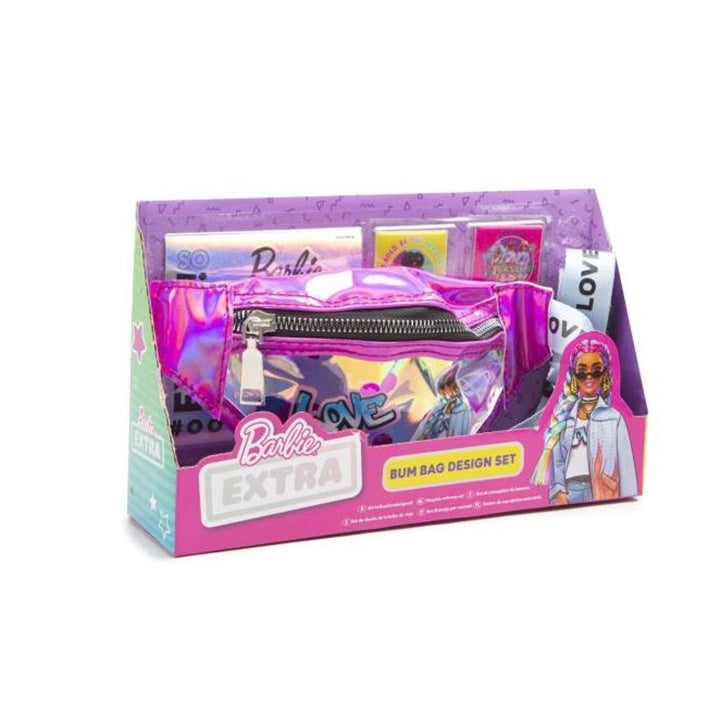 Dječija Barbie torbica oko struka sa šarenim naljepnicama za kreativno ukrašavanje.