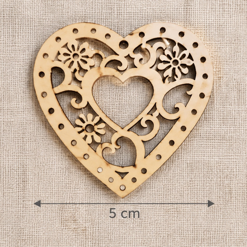 Drveni izrezi srce s ornamentom 5 x 5 cm - set od 5 kom