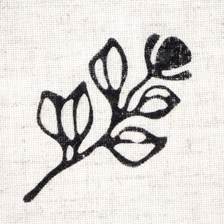 Detaljan prikaz motiva na drvenom pečatu ROSA TALENT Botanical 4.6x8 cm za umjetničko utiskivanje.