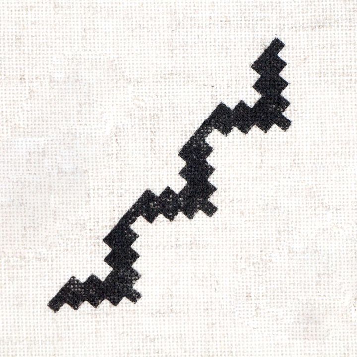 Detaljan prikaz drvenog pečata ROSA TALENT Geometry 7.5x1.5 cm sa geometrijskim motivom za umjetničke radove.