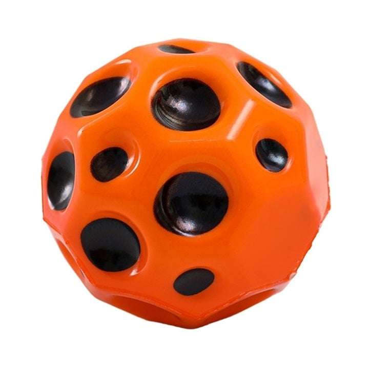 Fidget Crater Ball antistresna loptica sa rupicama za opuštanje i kreativnu igru.