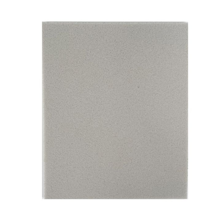 Jesmonite brusni blok dimenzija 115x140x5 mm za finu obradu umjetničkih predmeta od Jesmonite materijala.