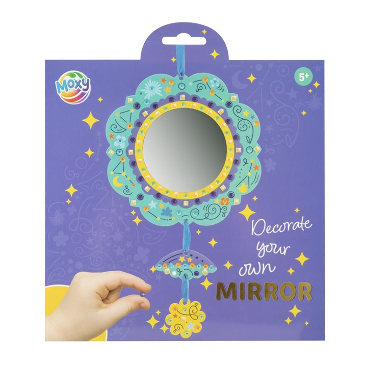 Gotovo ukrašeno ogledalo iz kreativnog seta dimenzija 21.5 x 21.5 cm