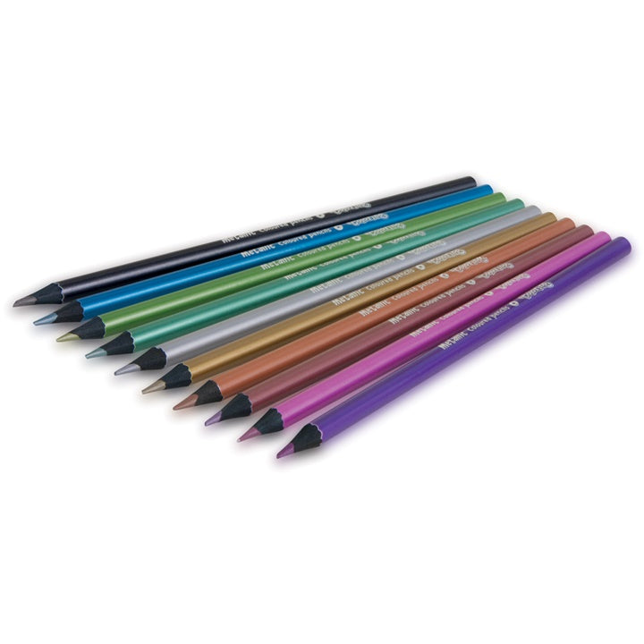 Krupni kadar vrha Colorino metalik olovke koja ostavlja sjajan trag na papiru.