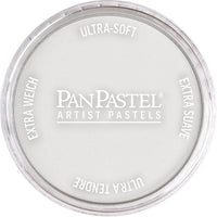 PanPastel metalik suvi pastel na bijeloj pozadini, profesionalni slikarski materijal.