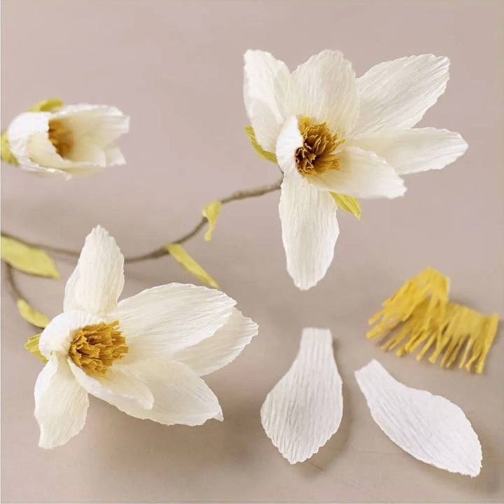 Gotova ručno izrađena grančica magnolije iz Mini kreativnog seta