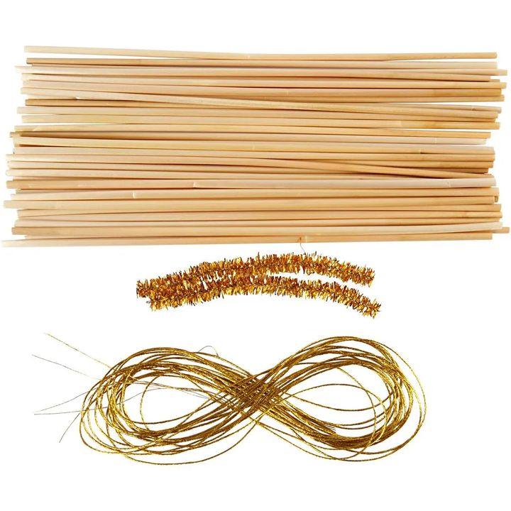 Krupni kadar materijala za ručni rad iz Mini kreativni set slameni anđelčići.