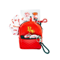 Mini ruksak s dodacima RAINBOW HIGH crveni — slika 2