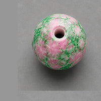 Okrugle staklene perle s mramornim efektom 8 mm – 15 kom – menta-roze