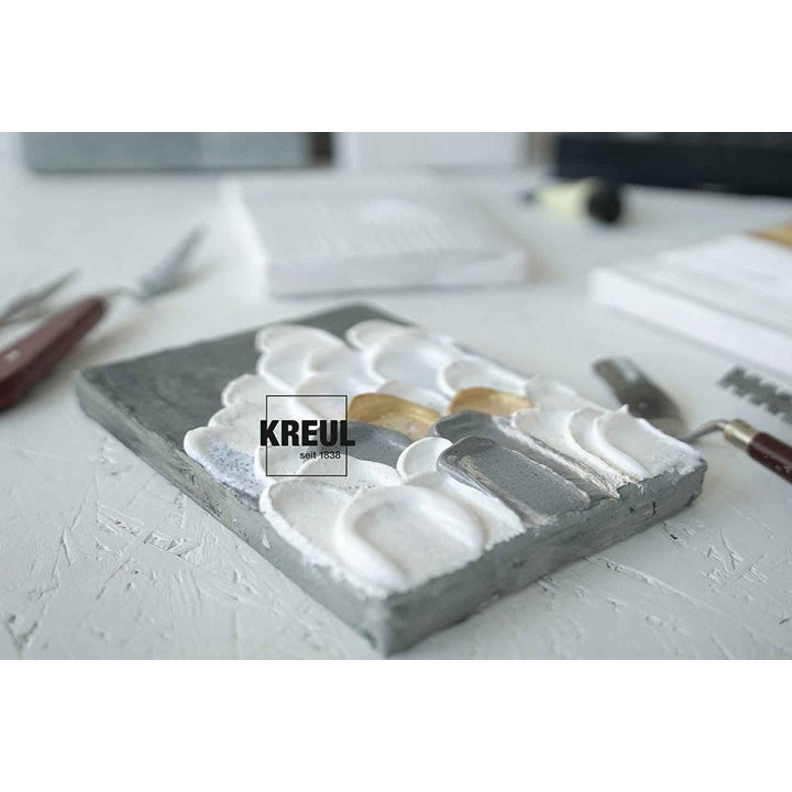 Detaljan prikaz SOLO GOYA seta akrilnih medija od 8x20 ml za kreativno eksperimentisanje.