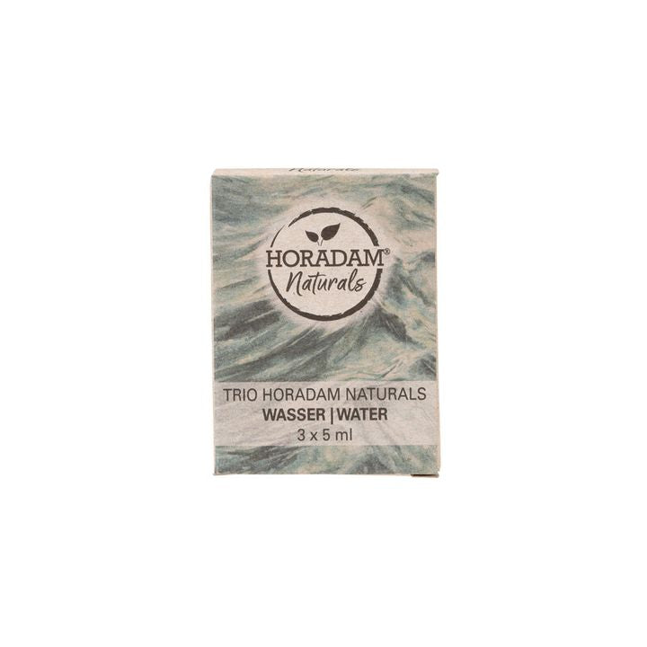 Set od tri HORADAM Naturals akvarel boje u tubama od 5 ml na bijeloj podlozi.