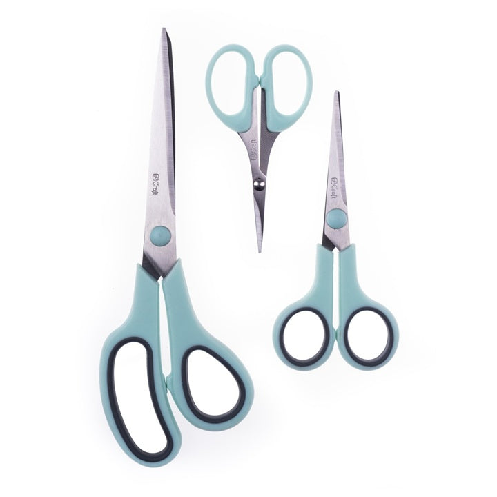 Set od tri makaze sa ergonomskom softgrip drškom za precizno rezanje papira i umjetničke projekte.