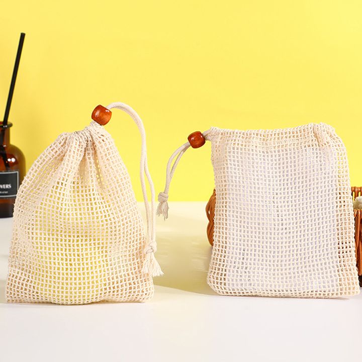 Ekološka vrećica od sisal vlakana 9x14 cm, idealna za pjenjenje sapuna i njegu kože u kupaonici.