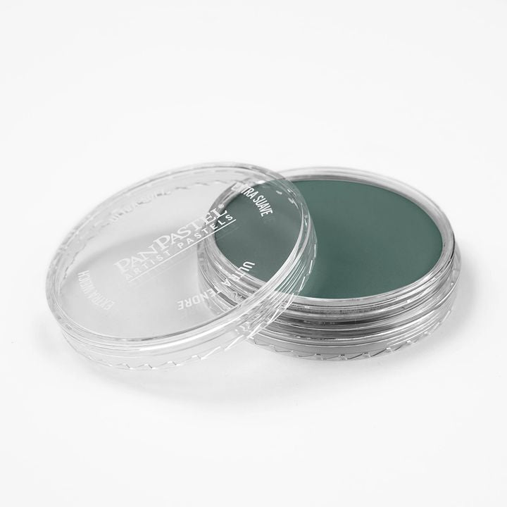Suhi pastel PanPastel 9 ml, intenzivna crvena nijansa u okrugloj posudici.